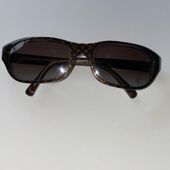 Louis Vuitton Sunglasses - Picture 3 of 7